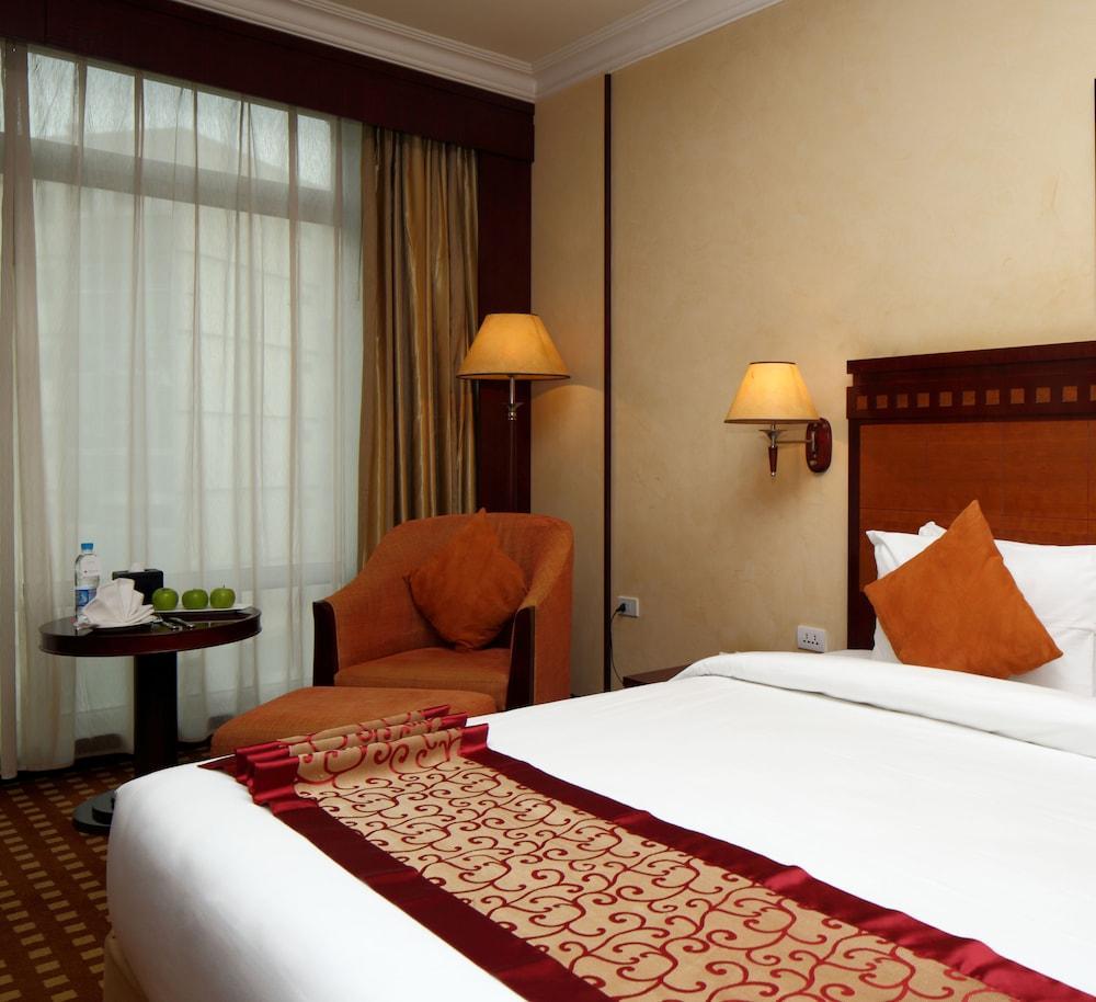 Ramada Riyadh Hotel Esterno foto