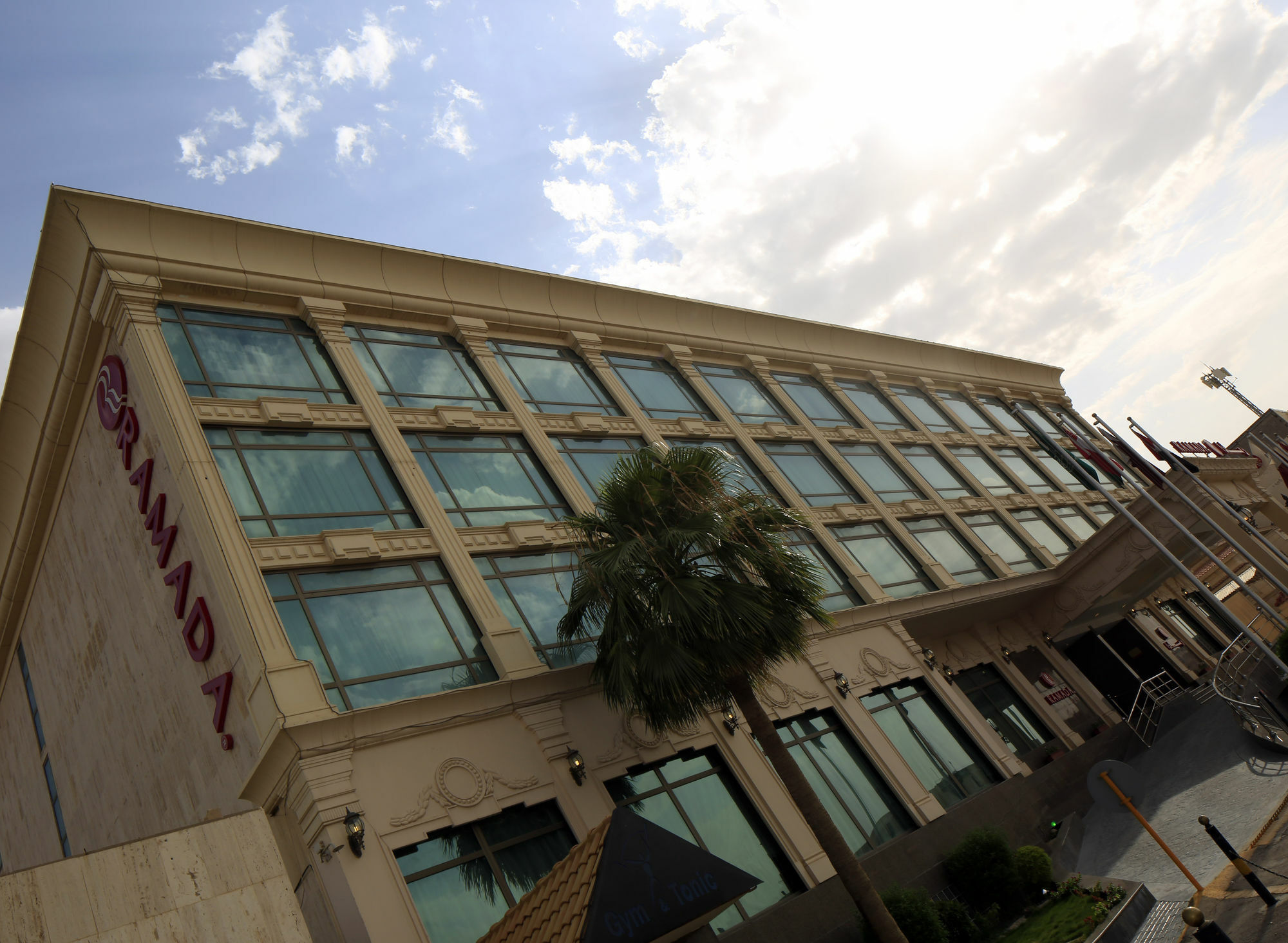 Ramada Riyadh Hotel Esterno foto